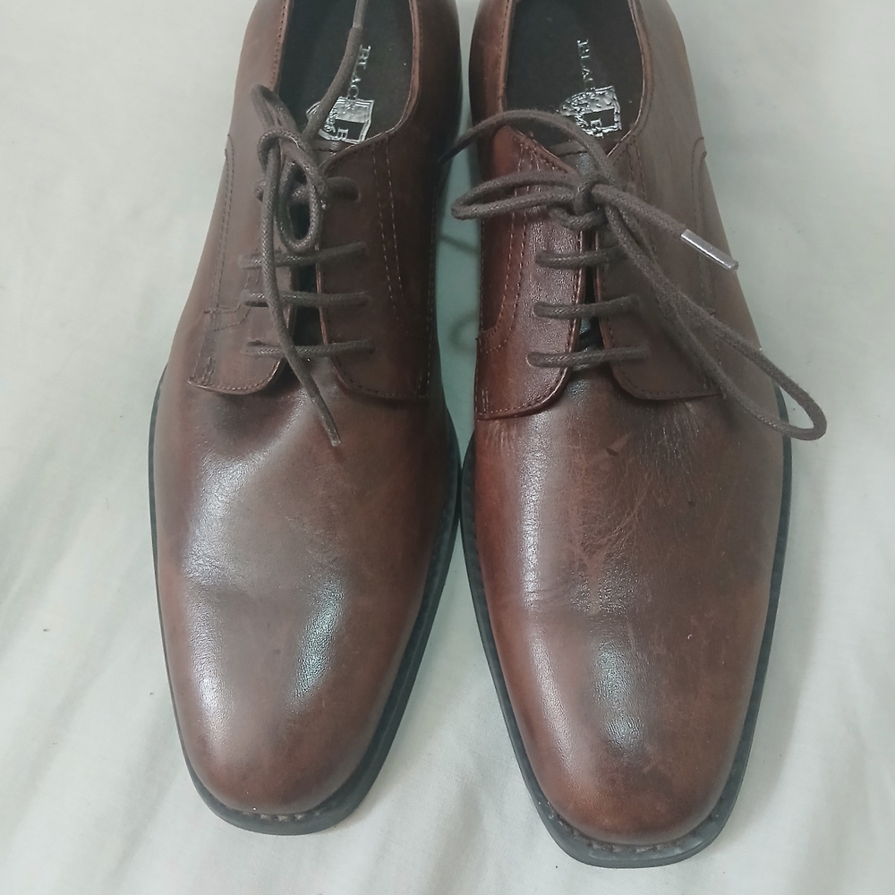 Classic Brown Leather Oxfords with Polished Finish